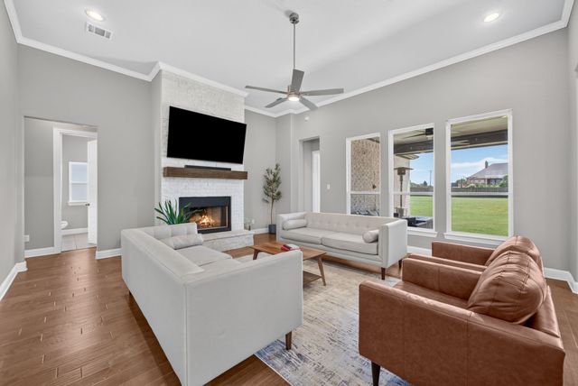 610 Cimarron Meadows Drive, Waxahachie, TX 75167