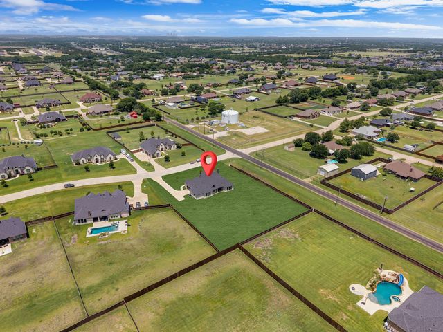 610 Cimarron Meadows Drive, Waxahachie, TX 75167