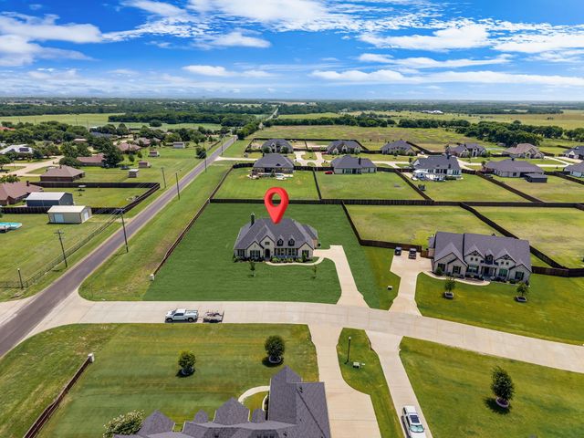 610 Cimarron Meadows Drive, Waxahachie, TX 75167