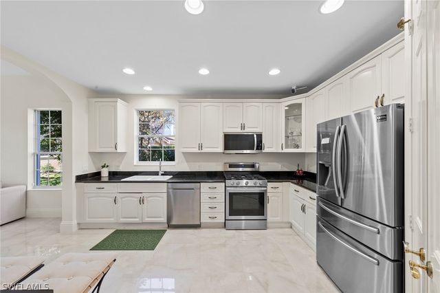 9097 Cherry Oaks TRL 9, Naples, FL 34114