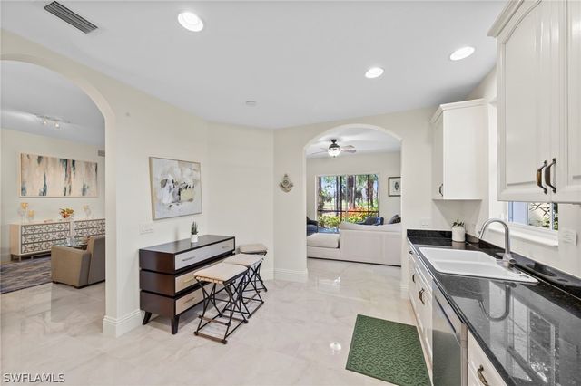 9097 Cherry Oaks TRL 9, Naples, FL 34114