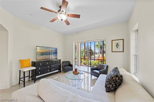 9097 Cherry Oaks TRL 9, Naples, FL 34114