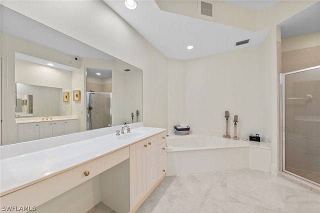 9097 Cherry Oaks TRL 9, Naples, FL 34114