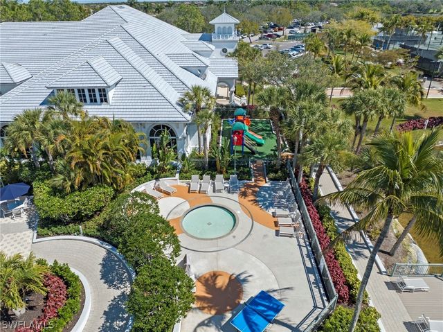 9097 Cherry Oaks TRL 9, Naples, FL 34114