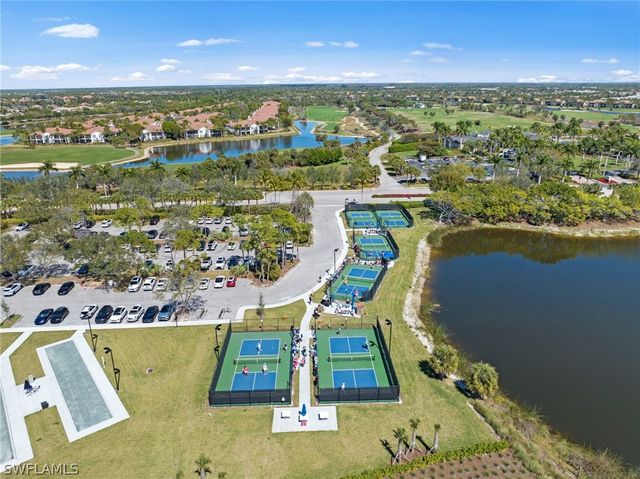 9097 Cherry Oaks TRL 9, Naples, FL 34114