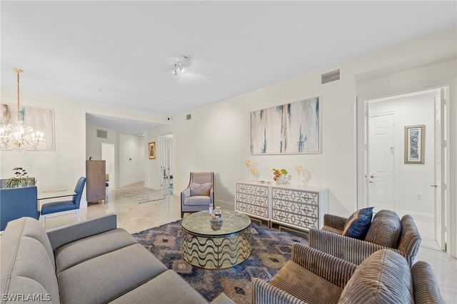 9097 Cherry Oaks TRL 9, Naples, FL 34114