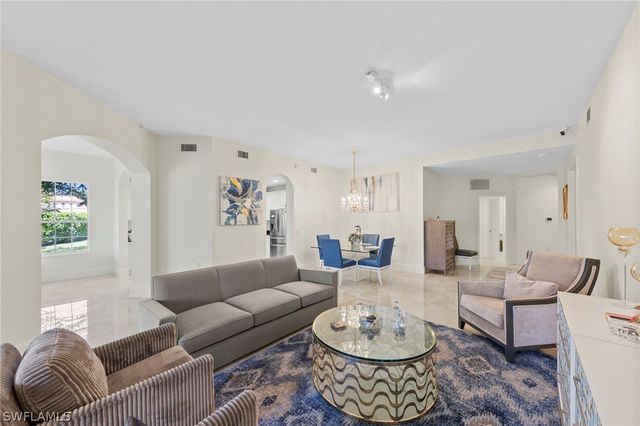 9097 Cherry Oaks TRL 9, Naples, FL 34114