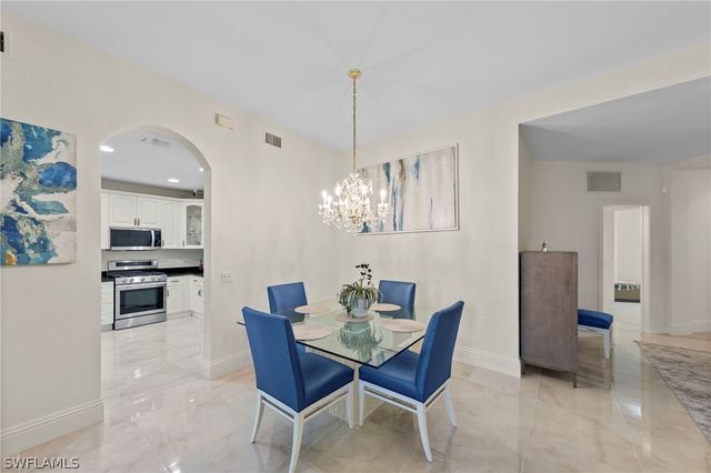 9097 Cherry Oaks TRL 9, Naples, FL 34114