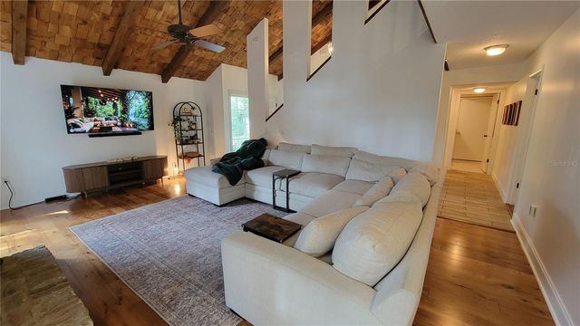 725 LAKE AVENUE, Altamonte Springs, FL 32701