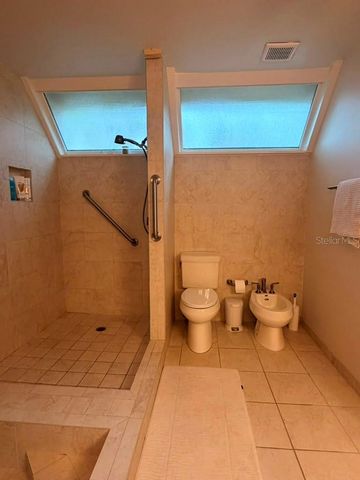 725 LAKE AVENUE, Altamonte Springs, FL 32701