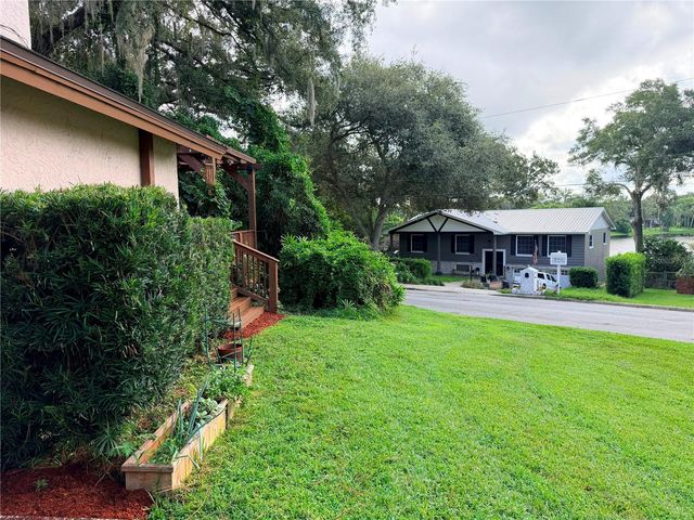 725 LAKE AVENUE, Altamonte Springs, FL 32701
