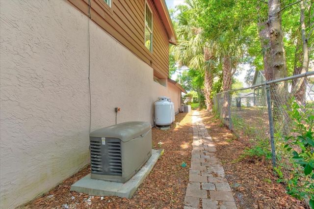 725 LAKE AVENUE, Altamonte Springs, FL 32701