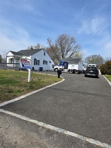 253 Peterson Street, Brentwood, NY 11717