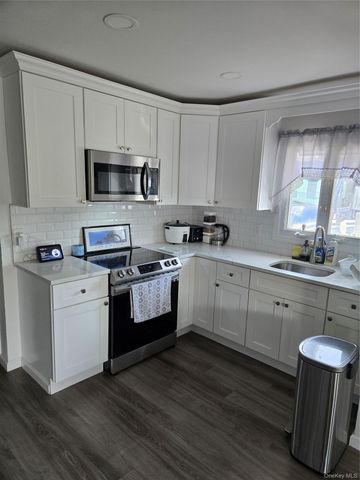 253 Peterson Street, Brentwood, NY 11717