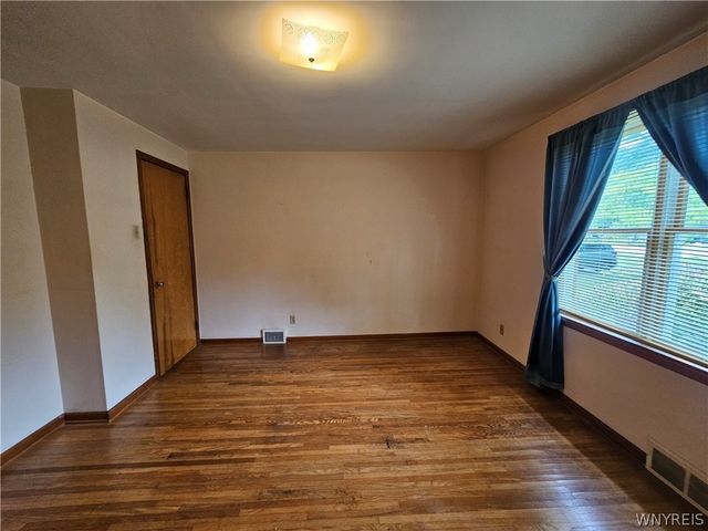 4596 Creek Road, Lewiston, NY 14092