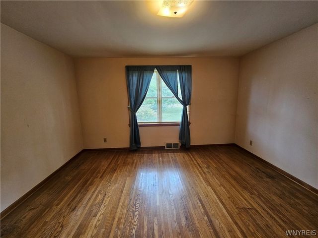 4596 Creek Road, Lewiston, NY 14092