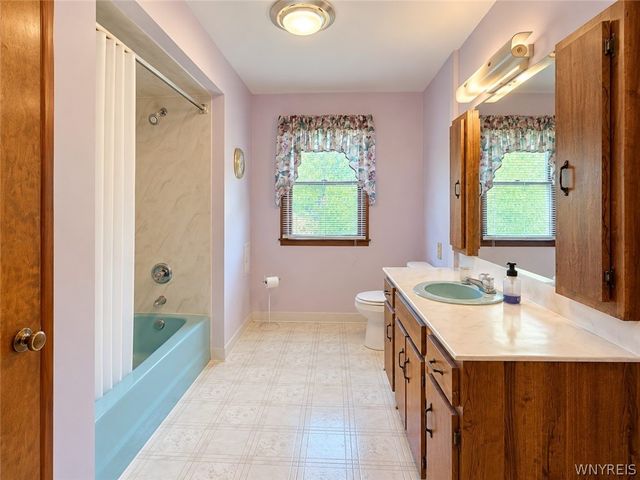 4596 Creek Road, Lewiston, NY 14092