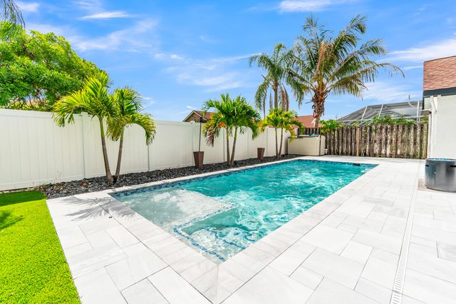 22625 Blue Fin Trail, Boca Raton, FL 33428