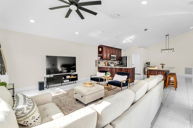 22625 Blue Fin Trail, Boca Raton, FL 33428