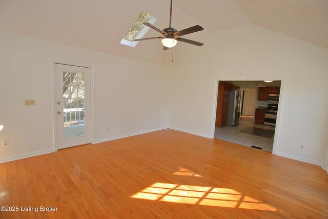 2628 Cedar Point Rd, La Grange, KY 40031