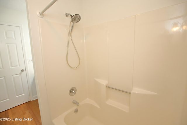 2628 Cedar Point Rd, La Grange, KY 40031