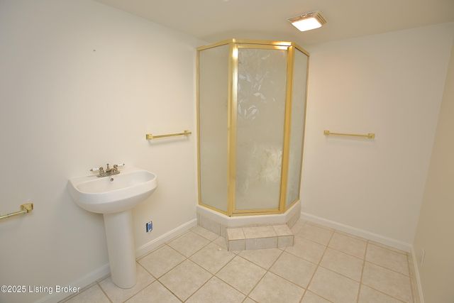 2628 Cedar Point Rd, La Grange, KY 40031