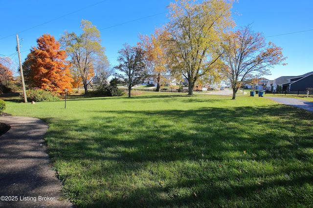 2628 Cedar Point Rd, La Grange, KY 40031