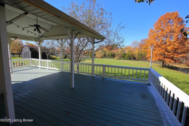 2628 Cedar Point Rd, La Grange, KY 40031