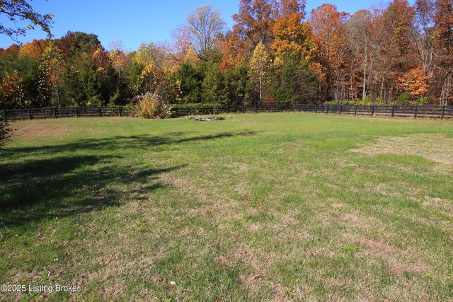 2628 Cedar Point Rd, La Grange, KY 40031