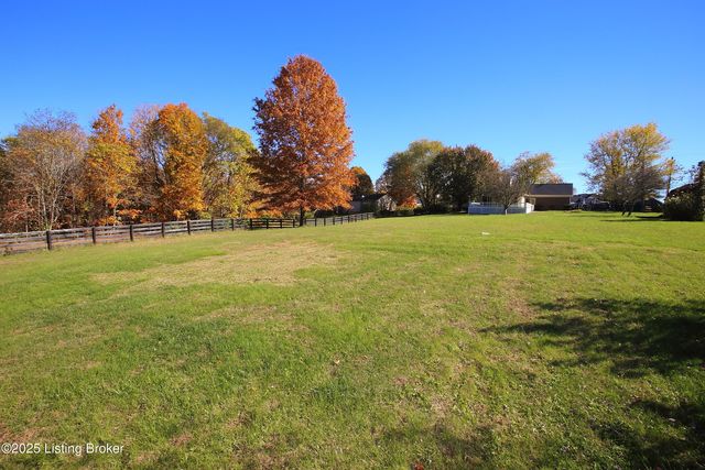 2628 Cedar Point Rd, La Grange, KY 40031