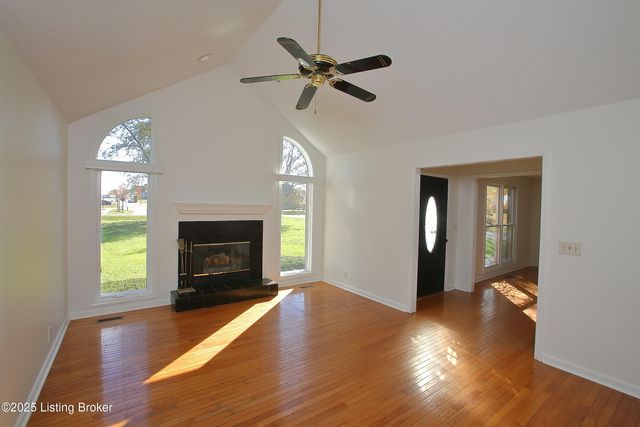 2628 Cedar Point Rd, La Grange, KY 40031