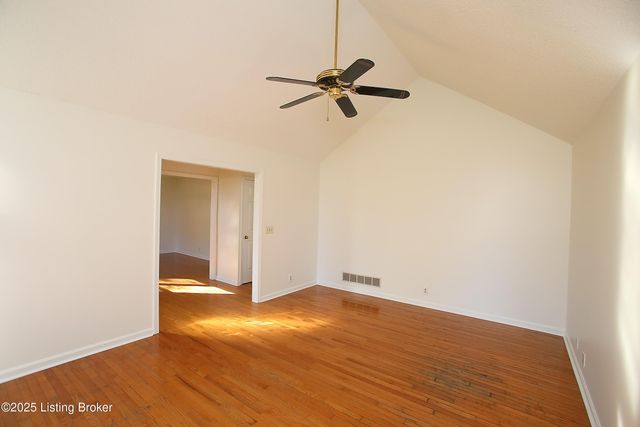 2628 Cedar Point Rd, La Grange, KY 40031