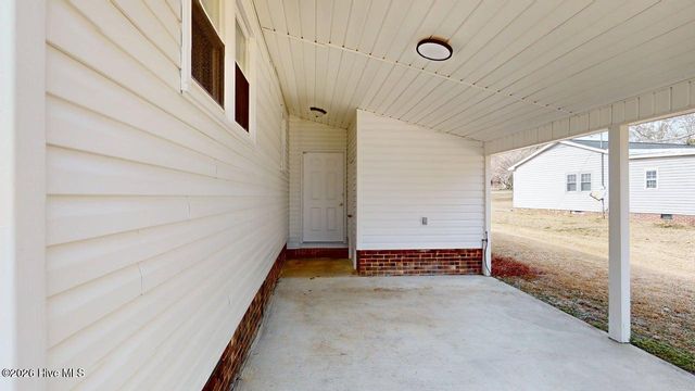 128 Moore Allen Street, Dudley, NC 28333