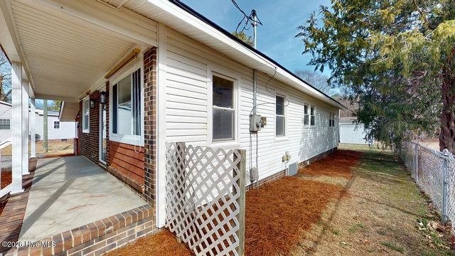 128 Moore Allen Street, Dudley, NC 28333