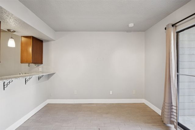 1503 N Garrett Avenue 111, Dallas, TX 75206