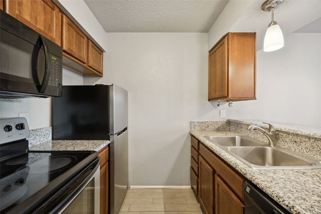 1503 N Garrett Avenue 111, Dallas, TX 75206