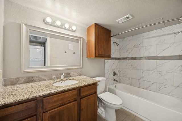 1503 N Garrett Avenue 111, Dallas, TX 75206