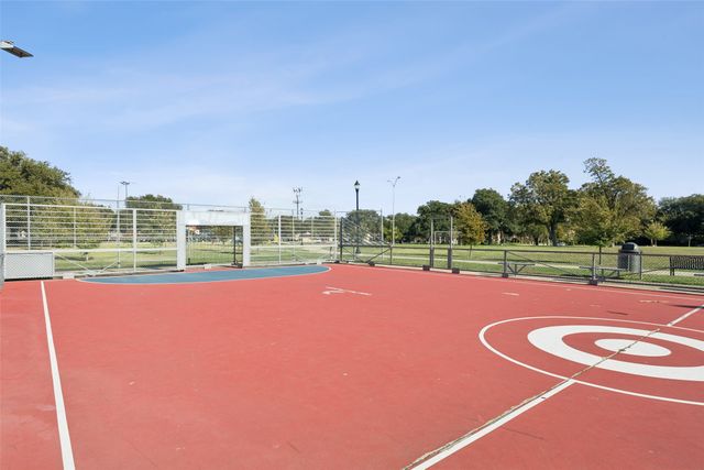 1503 N Garrett Avenue 111, Dallas, TX 75206