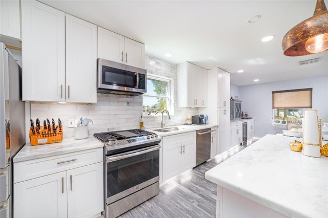 5347 Rutherglenn Drive, Houston, TX 77096