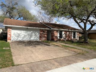 310 Monterrey Drive, Victoria, TX 77904
