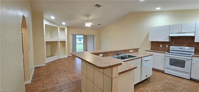 3619 SW Santa Barbara PL, Cape Coral, FL 33914