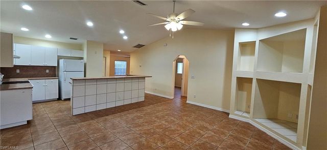 3619 SW Santa Barbara PL, Cape Coral, FL 33914