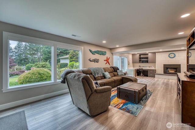 10612 34th Street Ct NW, Gig Harbor, WA 98335