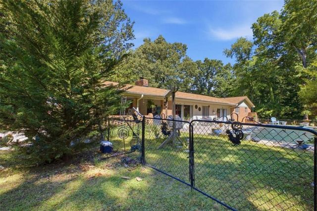 1202 Cave Spring Road, Cedartown, GA 30125