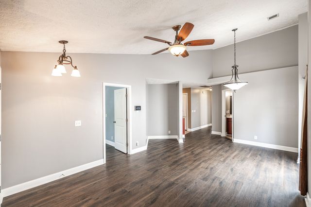 2344 Benay Rd, Nashville, TN 37214