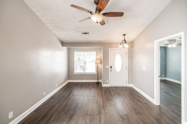 2344 Benay Rd, Nashville, TN 37214