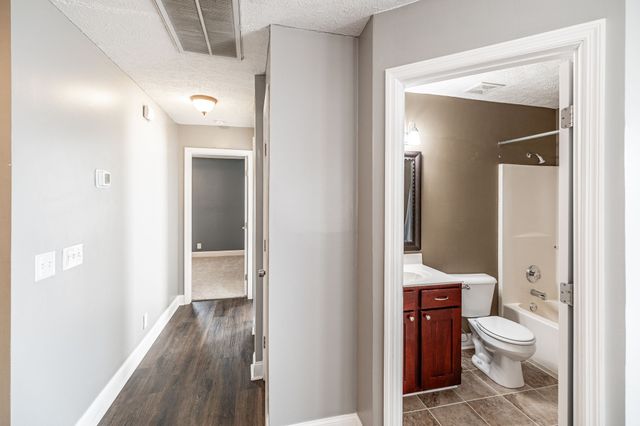 2344 Benay Rd, Nashville, TN 37214