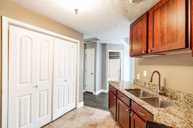 2344 Benay Rd, Nashville, TN 37214