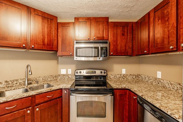 2344 Benay Rd, Nashville, TN 37214