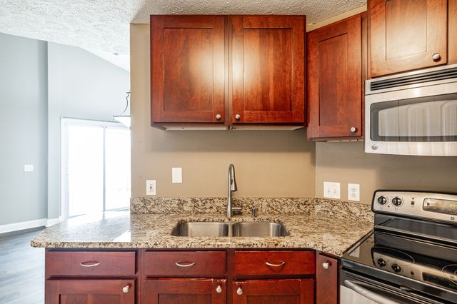 2344 Benay Rd, Nashville, TN 37214